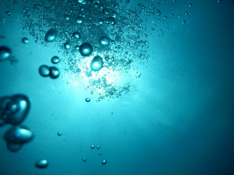 揭秘游泳池水質(zhì)真相